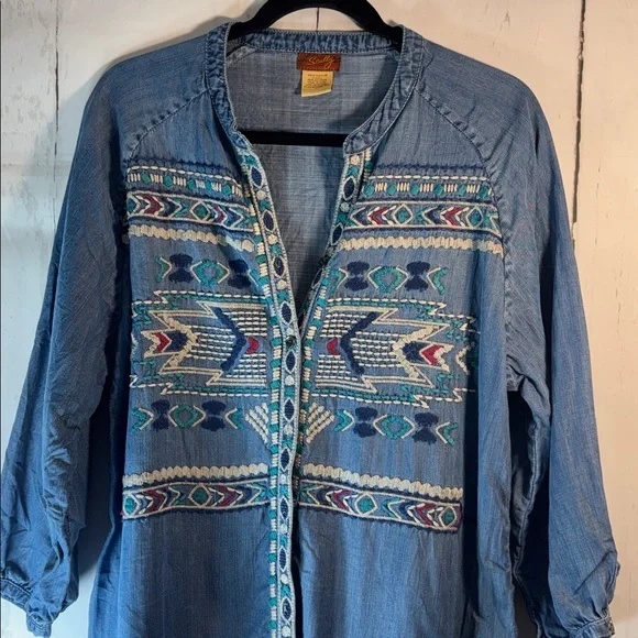 Scully XL Blue Embroidered Denim button down Top - Picture 6 of 7